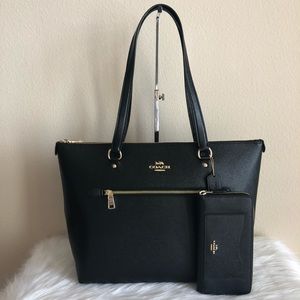 Coach purse and wallet set